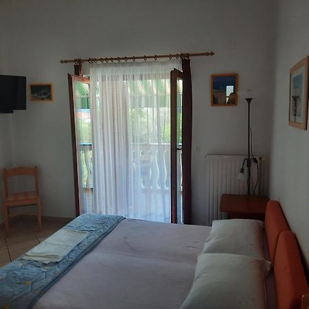 Apartmani Maver Sveti Filip i Jakov Exterior photo